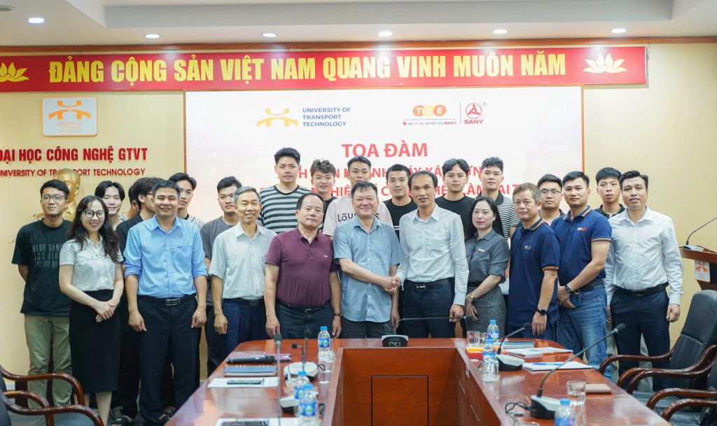 TỌA ĐÀM “SINH VIÊN NGÀNH MÁY XÂY DỰNG VÀ CƠ HỘI VIỆC LÀM TẠI TCE”